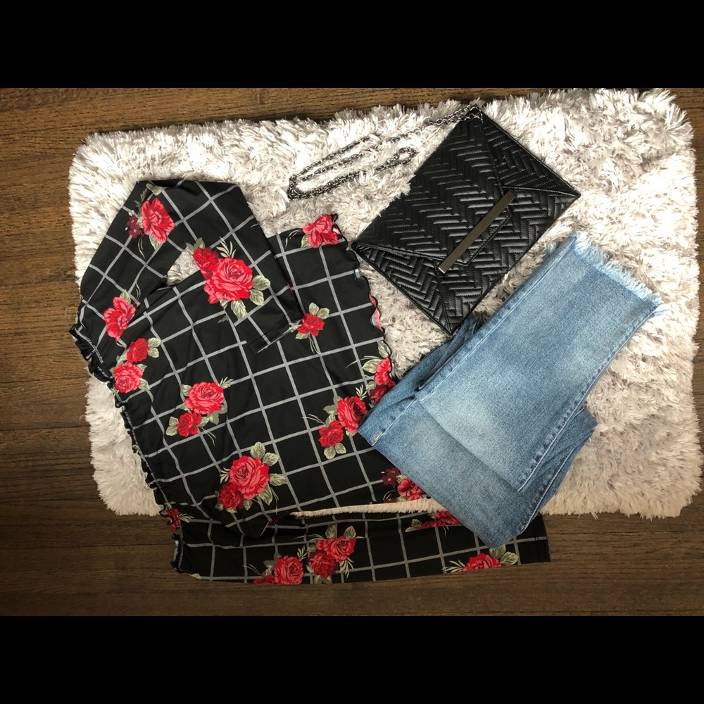 Rose 🌹Print Off Shoulder Shirt